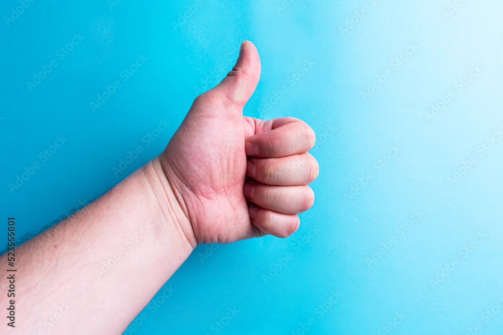 thumb up gesture