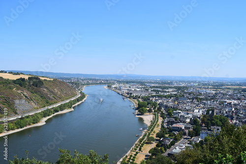 Fototapeta Naklejka Na Ścianę i Meble -  Rhein bei Andernach während der Dürre