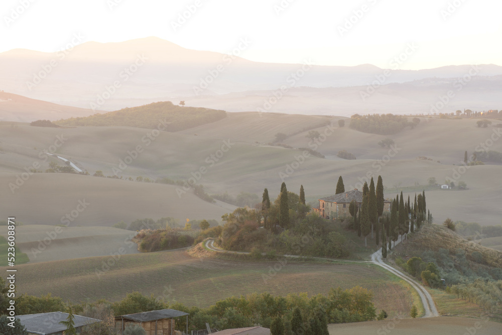Naklejka premium Landscape of Tuscany fields in Italy