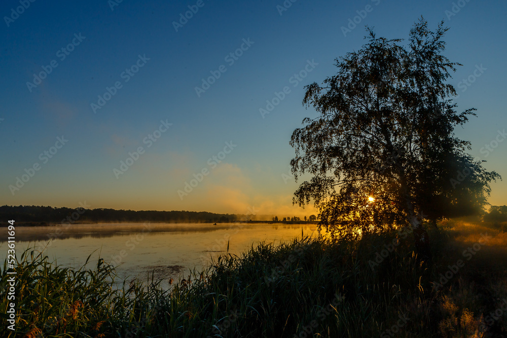 Fototapeta premium Wschód słońca latem