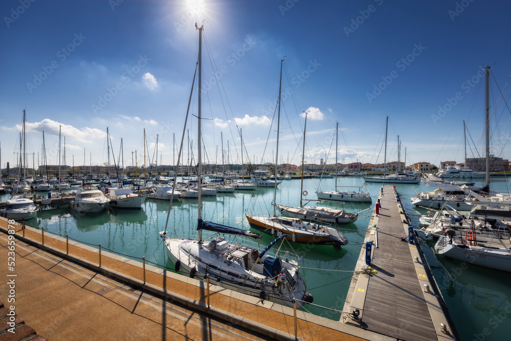 Fototapeta premium Porto di Marina di Pisa al mattino, provincia di Pisa, Toscana, Italia, Europa