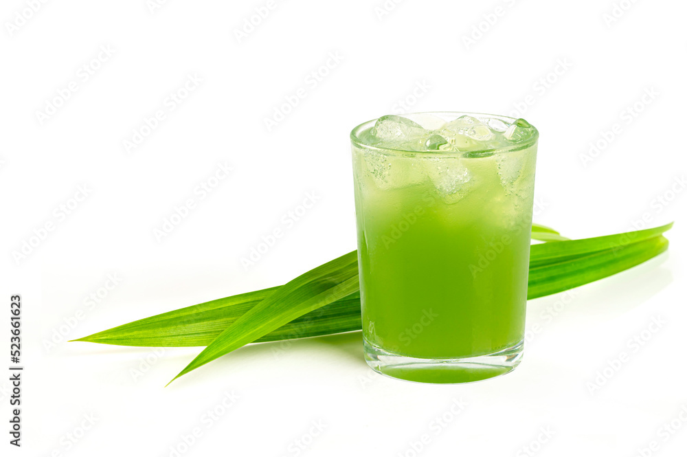 Glass of pandan juice with pandan leaves isolated on white background
Glass of pandan juice with pandan leaves isolated on white background