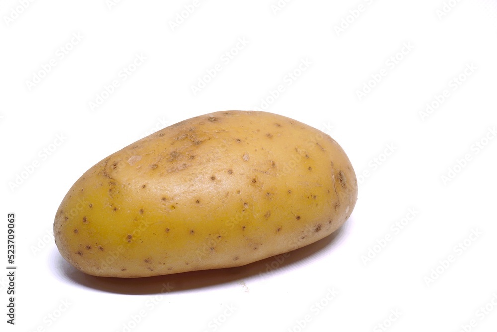 Photo potatoes on a white background Photo potatoes on a white background