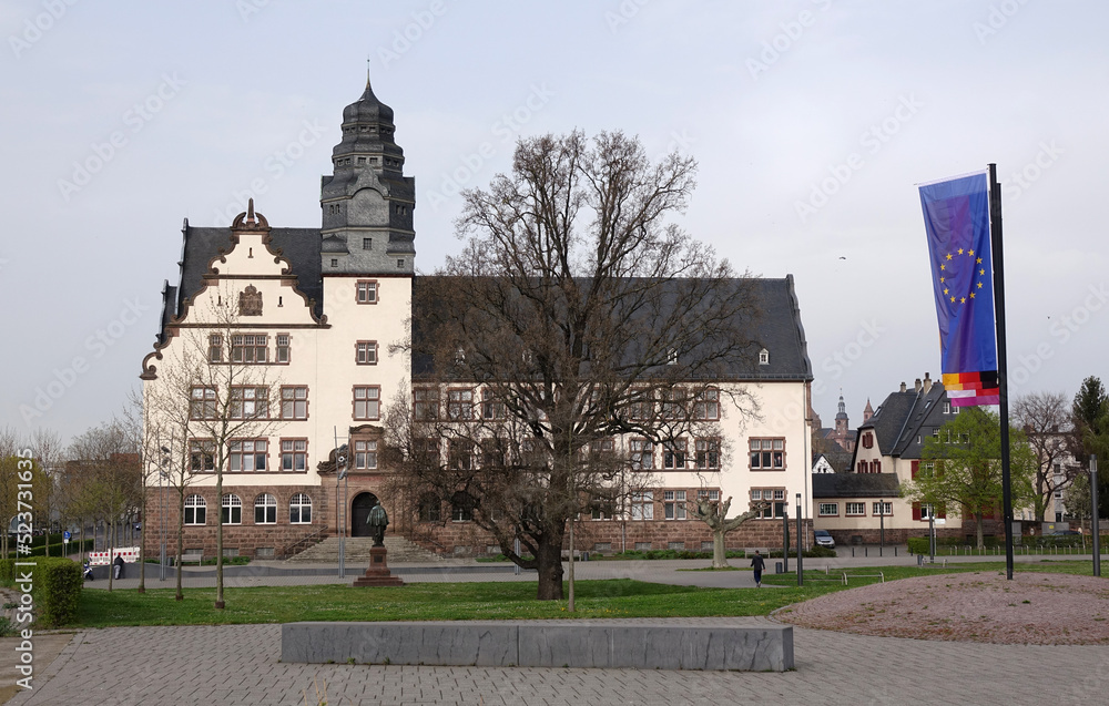 Fototapeta premium Ernst-Ludwig-Schule in Worms