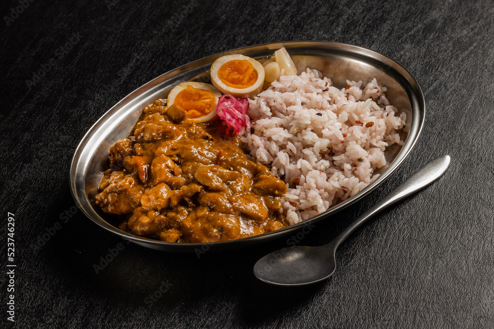 スパイスカレー チキンカレー Spicy chicken curry
スパイスカレー チキンカレー Spicy chicken curry
