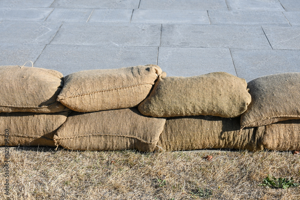 Obraz premium sac sable inondation climat barrage planète environnement