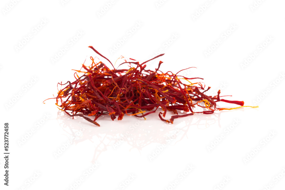 Naklejka premium Dried saffron spice isolated