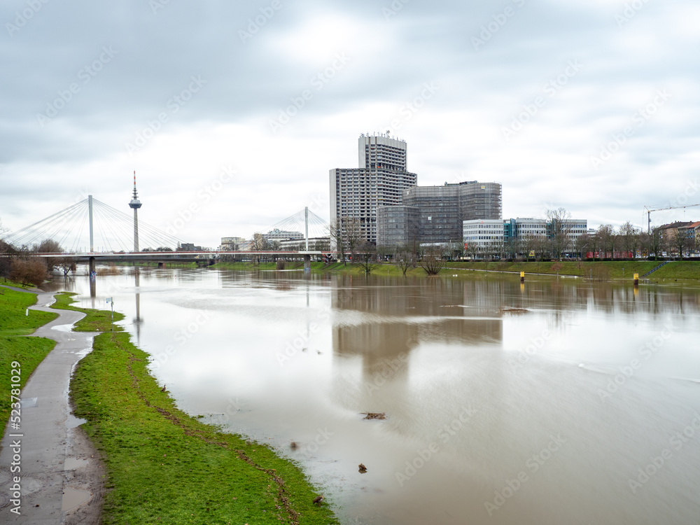 Mannheim Collini Center, Hochwasser Fernmeldeturm 