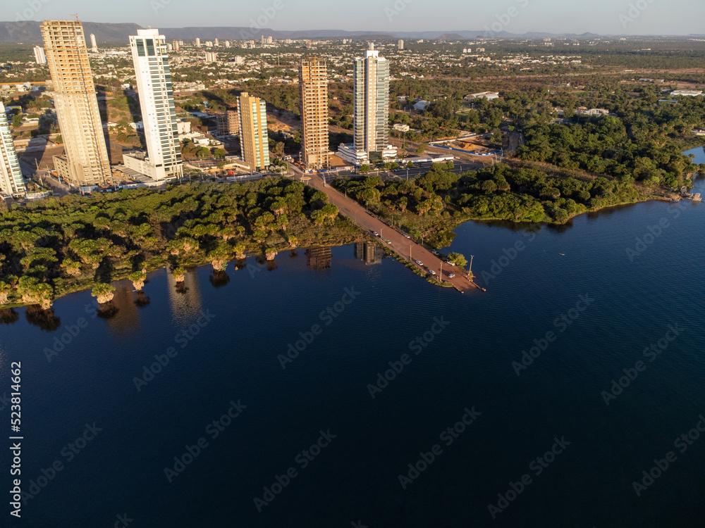 Fototapeta premium The beautiful Palmas the smallest capital of Brazil with the Tocantins river
