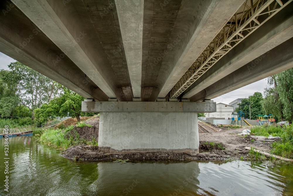 Monolithic structural elements of the bridge Monolithic structural elements of the bridge