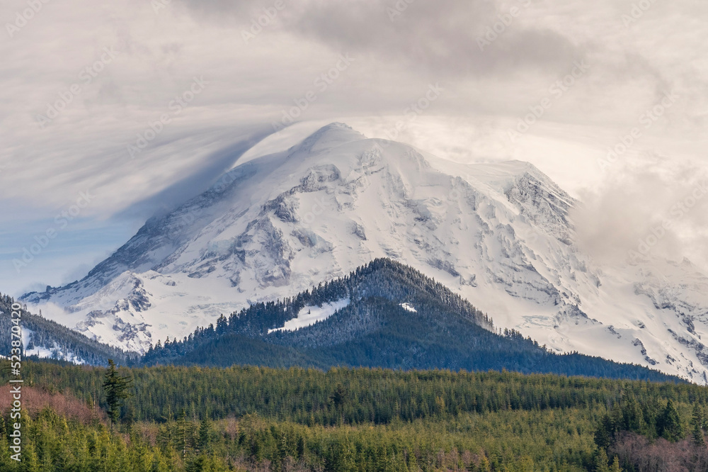 Fototapeta premium snow covered mountains