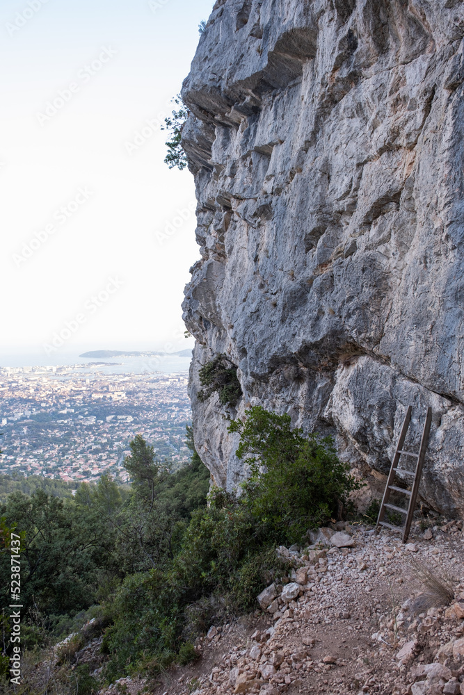 Echelle pour gravir les montagnes