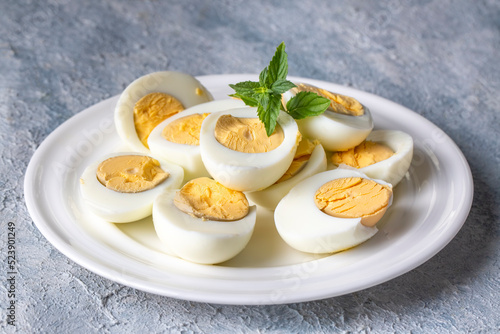 Obraz na płótnie Boiled sliced egg, food photo w salonie