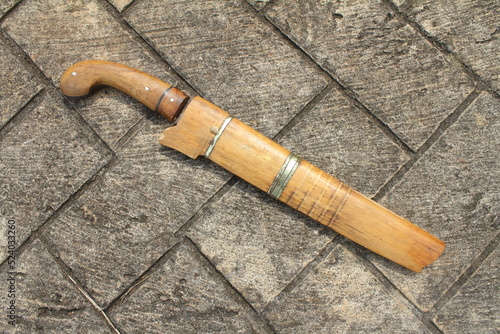 A machete is a large knife made of iron or steel that is used for cleaving or cutting. The machete is often used as a garden tool by the people of Indonesia