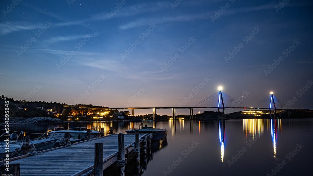 Fototapeta premium Night lights on bridge.