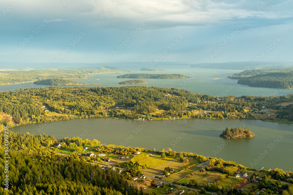 Obraz premium Amazing View from the Top to Mount Erie