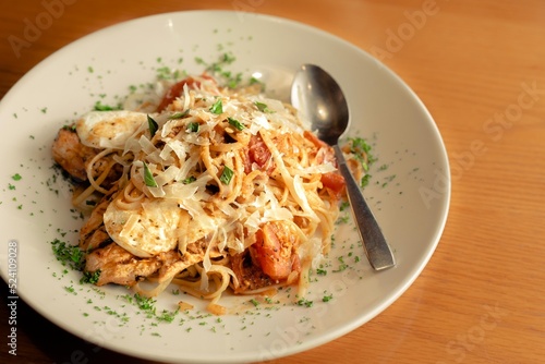 Linguini with Alfredo sauce chicken