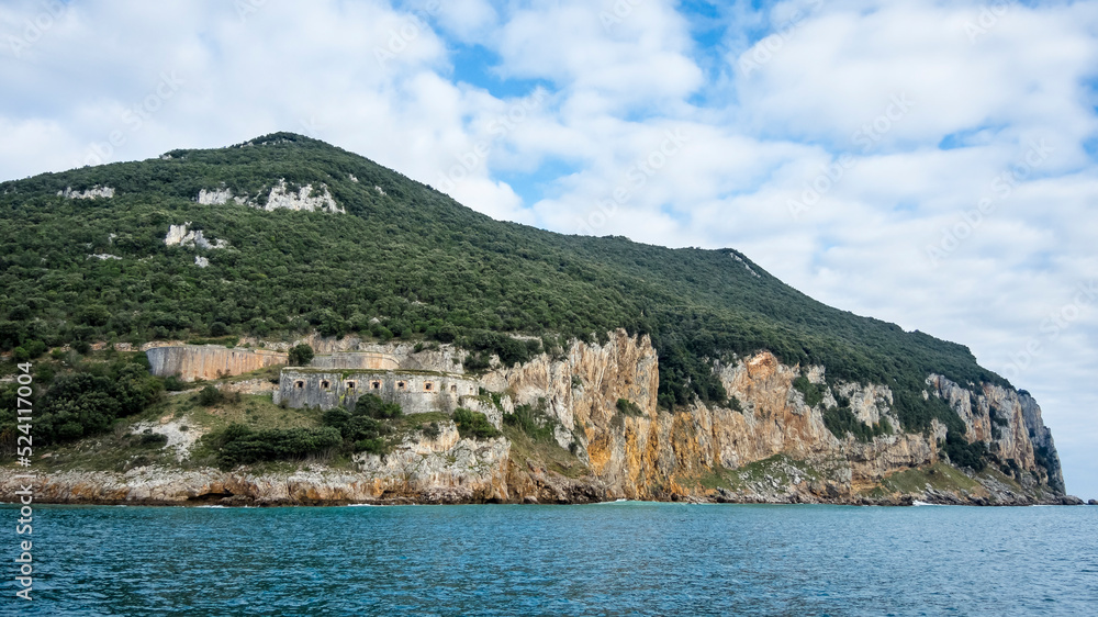 image of the horse lighthouse in Santoña from the sea