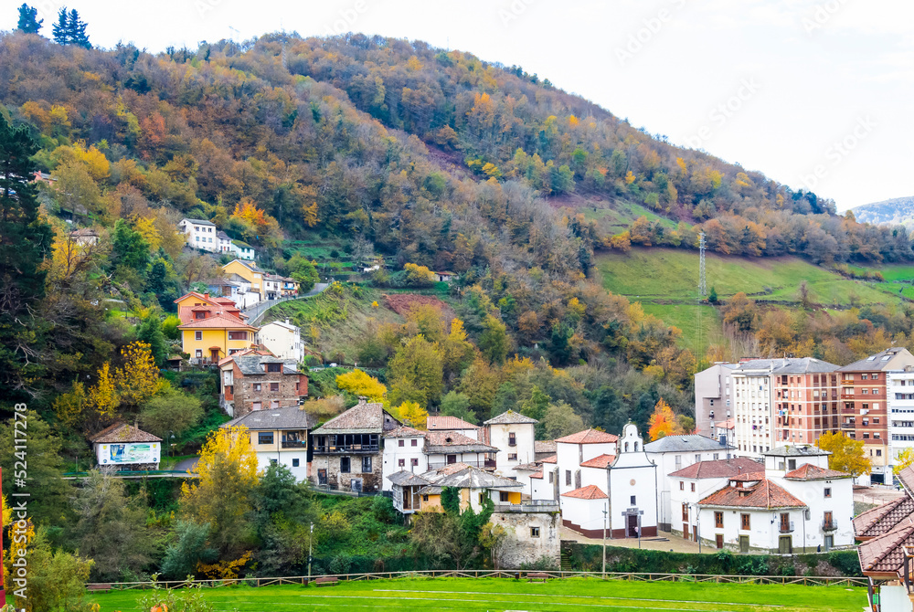 Obraz premium Panoramic of a town with large green areas in the north of Spain