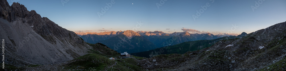 Panorama Herrman von Barth-Hütte Richtung Lechtaler Alpen