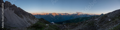 Panorama Herrman von Barth-H  tte Richtung Lechtaler Alpen