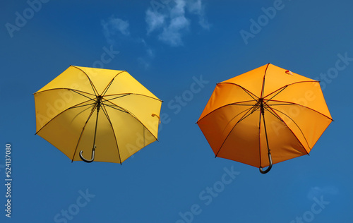 cheerful parasols against the sky - fr  hliche Regenschirme in der Luft
