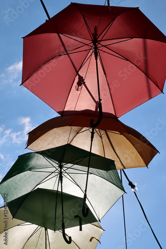 cheerful parasols against the sky - fr  hliche Regenschirme in der Luft