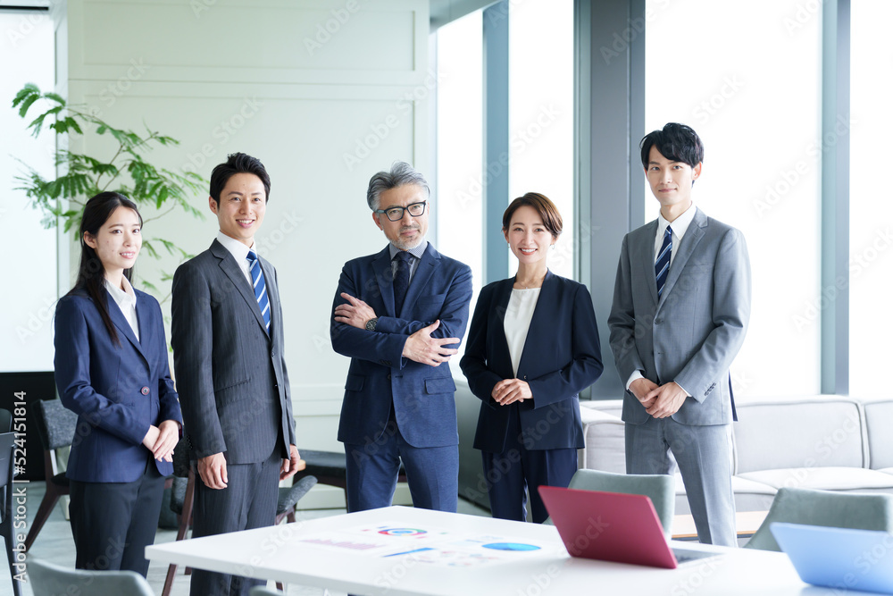 アジア人のビジネスパーソンのポートレート アジア人のビジネスパーソンのポートレート