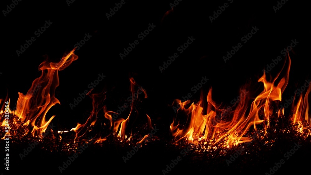 Haystack fires at night in arid areas The ash erupted and the wind was very dangerous. ashes red as hell. Haystack fires at night in arid areas The ash erupted and the wind was very dangerous. ashes red as hell.