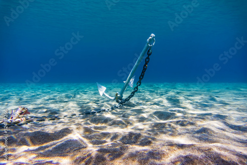 Quadro su tela An anchor at the bottom of the sea