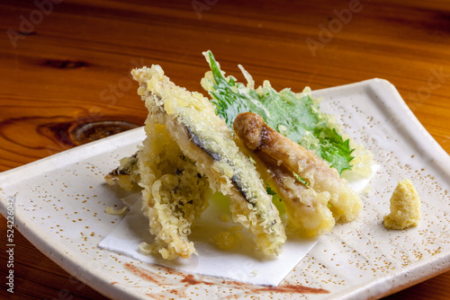 秋刀魚と松茸の天ぷら
