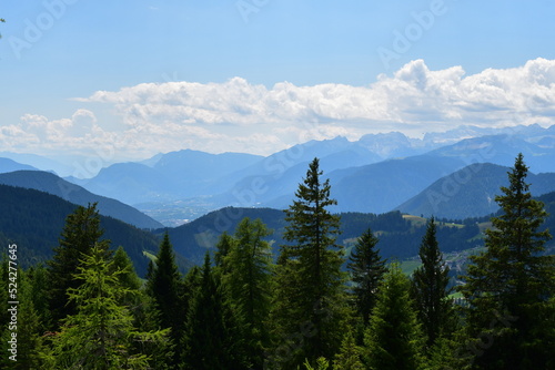 Schöne Landschaft mit Bergen und Blick auf Proveis und das Nonstal in Südtirol  photo