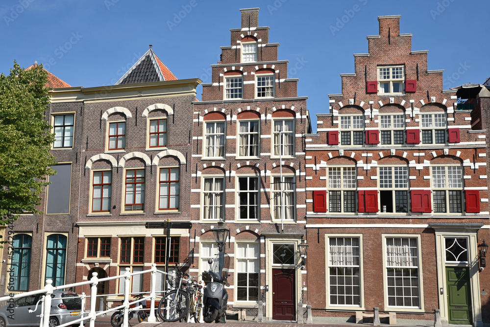Maisons à pignon à Leiden. Pays-Bas
