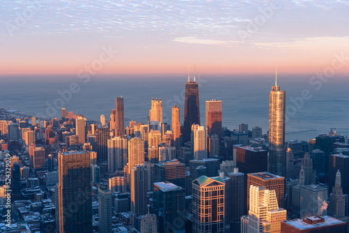 Fényképezés Cityscape aerial view of Chicago from observation deck at sunset.