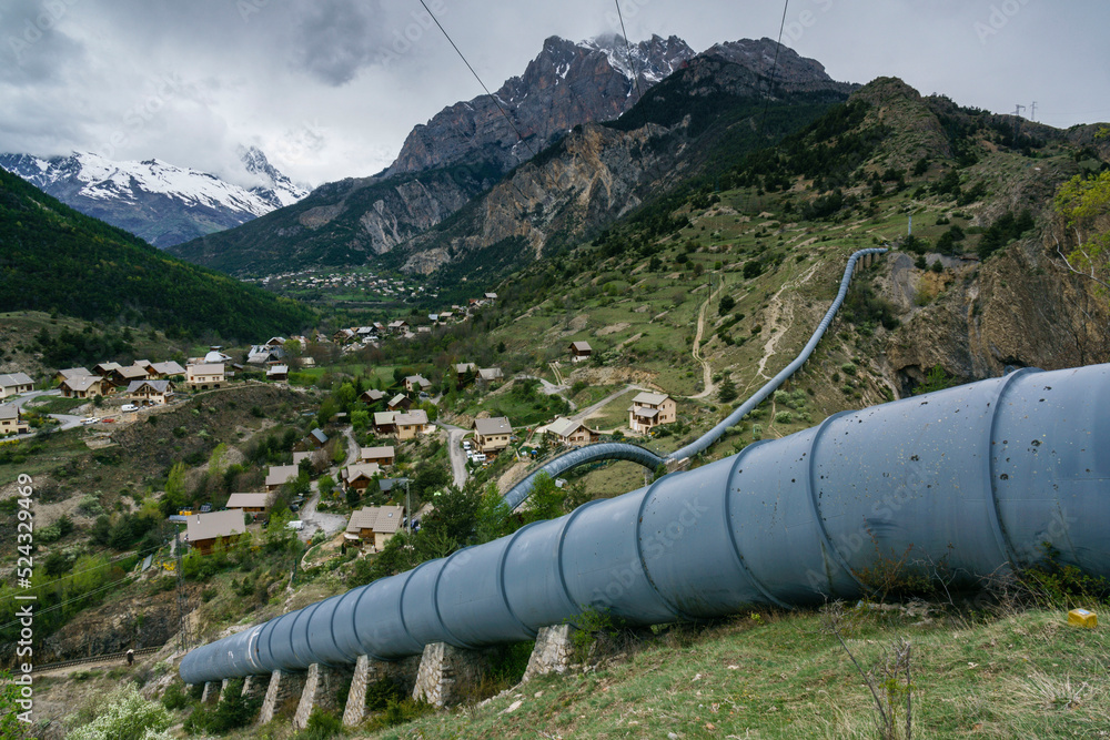 tubos de agua,Valle Des Pres, Provenza-Alpes-Costa Azul, departamento de Altos Alpes, en el distrito de Briançon tubos de agua,Valle Des Pres, Provenza-Alpes-Costa Azul, departamento de Altos Alpes, en el distrito de Briançon