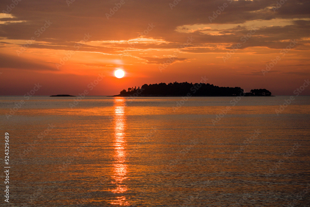 atardecer en la bahia de Rovinj, Rovinj,peninsula de Istria, Croacia, europa atardecer en la bahia de Rovinj, Rovinj,peninsula de Istria, Croacia, europa
