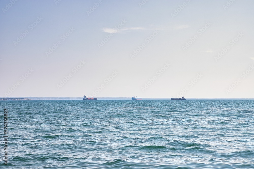 Schiffe auf dem Meer, Griechenland Schiffe auf dem Meer, Griechenland
