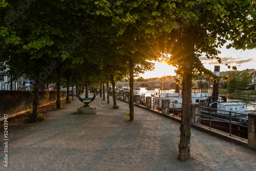 Sonnenuntergang am Museumshafen in Regensburg 