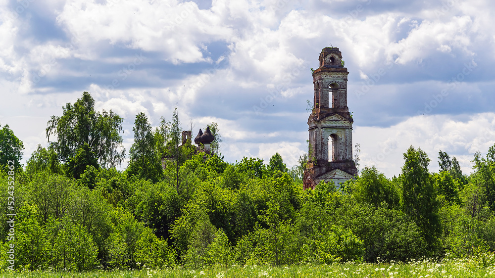 Obraz premium Abandoned Orthodox bell tower