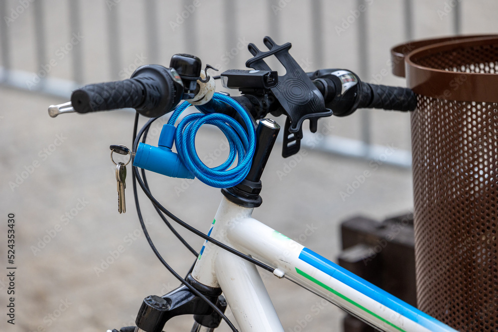 Steering wheel of mountain bike with locker Steering wheel of mountain bike with locker