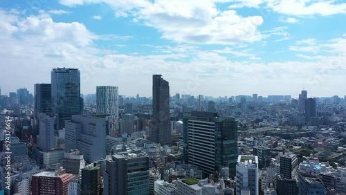 新宿ビル群が見える渋谷区ドローン空撮_029