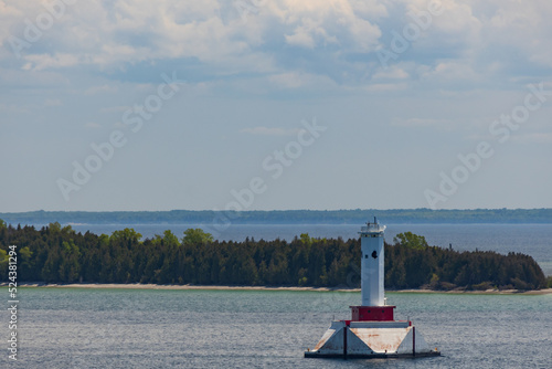 Round Island Passage Light, lighthouse in Michigan © Martina