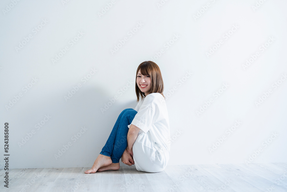 爽やかな女性のスタジオポートレート