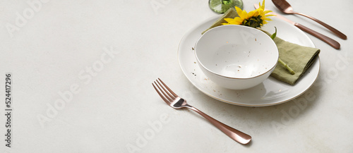 Beautiful table setting wit...