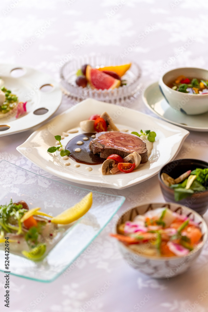 レストランのコース料理 レストランのコース料理