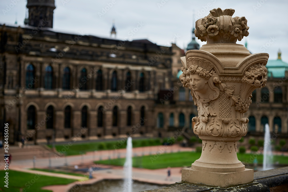 Obraz premium Architectural decorative element on the upper gallery of Zwinger palacial complex, Desden