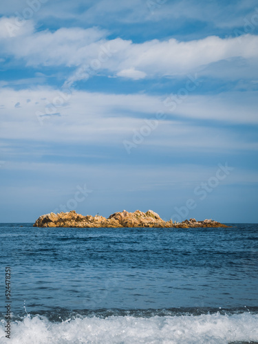sea rock (바다 암석)