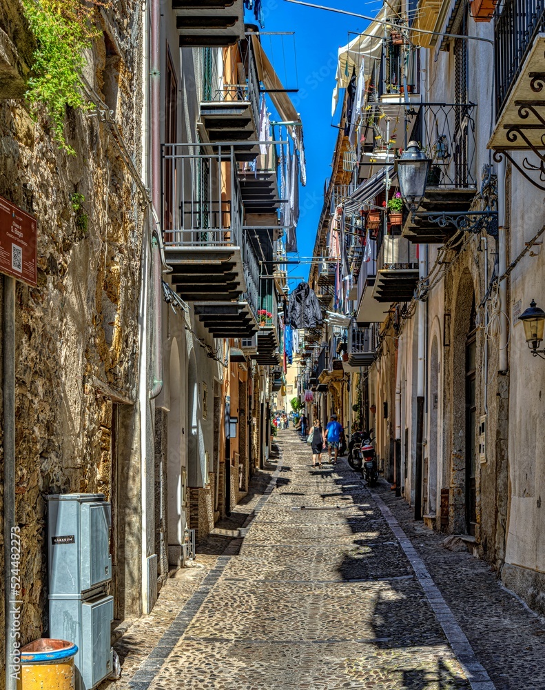 Obraz premium Downtown Cefalu. Sicily