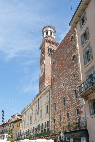 Wallpaper Mural la città di Verona Torontodigital.ca