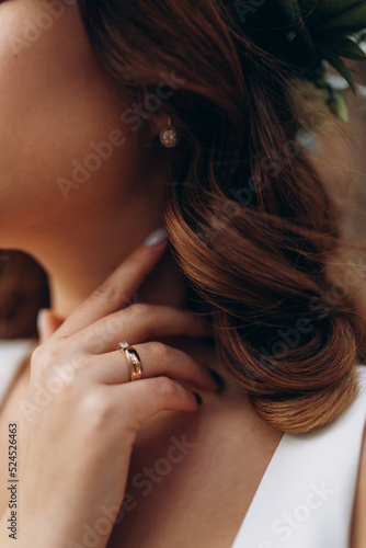 woman with hair © Сергій Задунайський